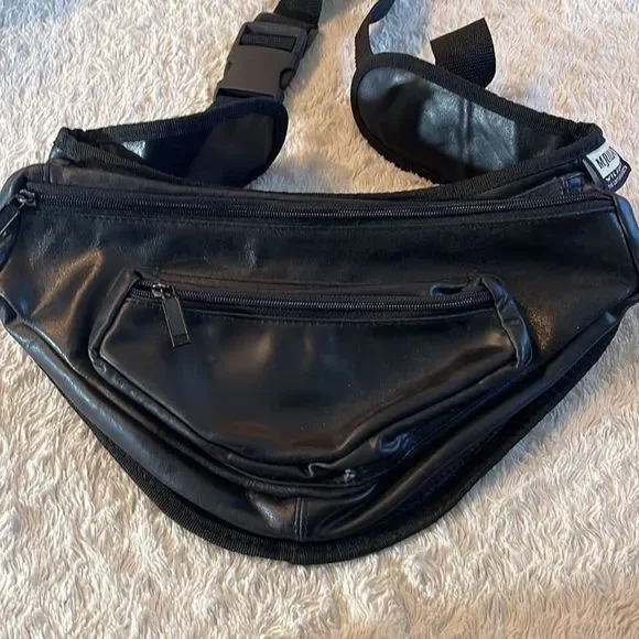 Vintage leather Wilson waist bag - Picture 2 of 12